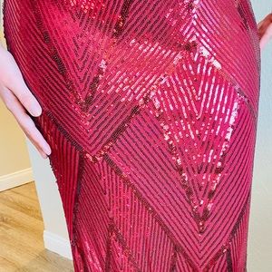 Dress is new, the size is 10 or XL but the model size is Small.